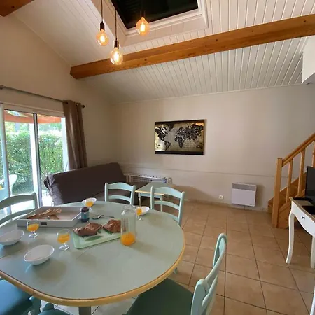 Casa vacanze Maison 2 Avec Terrasse Et Parking Près Forêt, Et Pistes Cyclables à - Fr-1-323-522 Saint-Jean-de-Monts